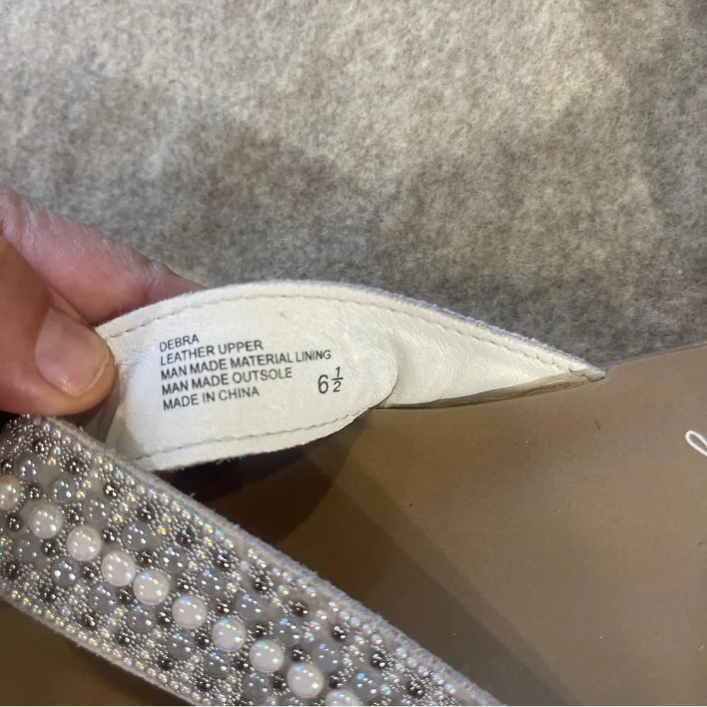 Yellow Box Debra Flip Flop Sandals Faux Pearl Leather Women’s Size 6.5 - Picture 7 of 8